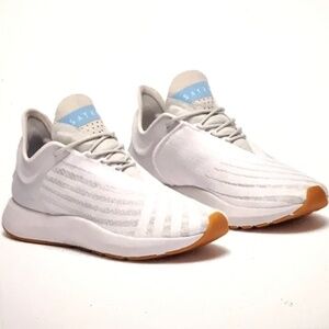 SAYSH ONE Women’s Size 10 White Comfort Shoes Athletic Shoes Sneakers Like New